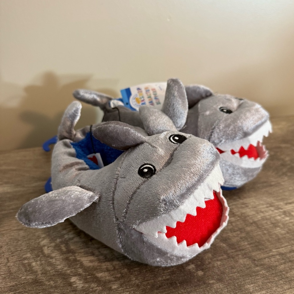 NEW Build a Bear BAB Plush Shark Slippers Toddler Size XS 9-10 Unisex